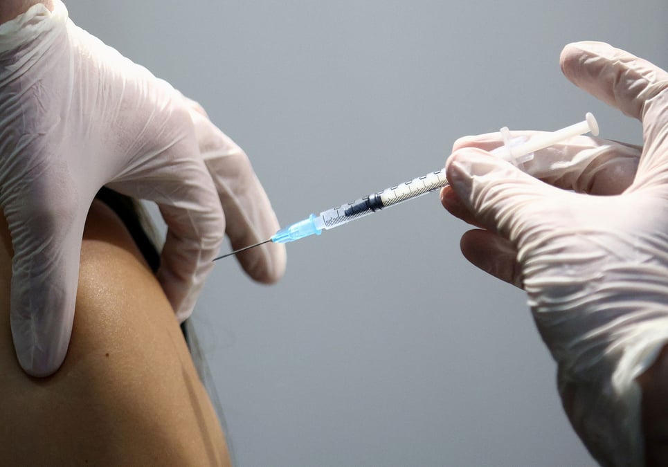 Coronavirus: nouvel accord de l'ue avec pfizer, immunite collective esperee en juillet