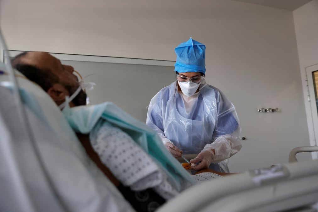 Coronavirus: la france annonce plus de 300 deces supplementaires