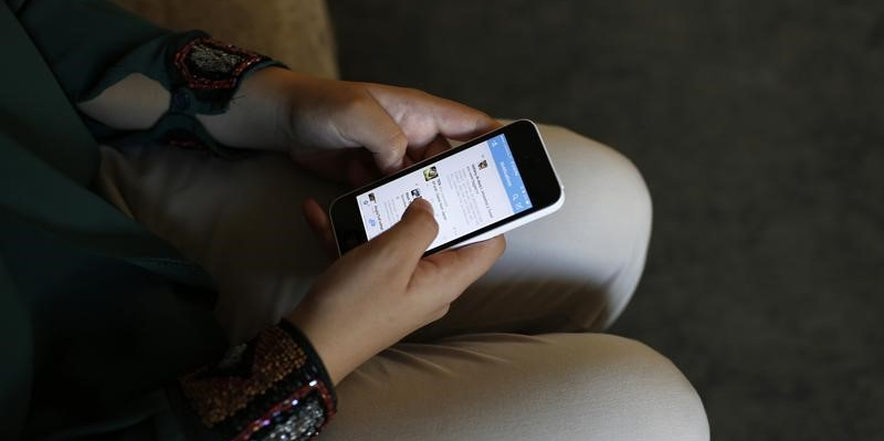 Blanquer veut interdire les telephones portables au college