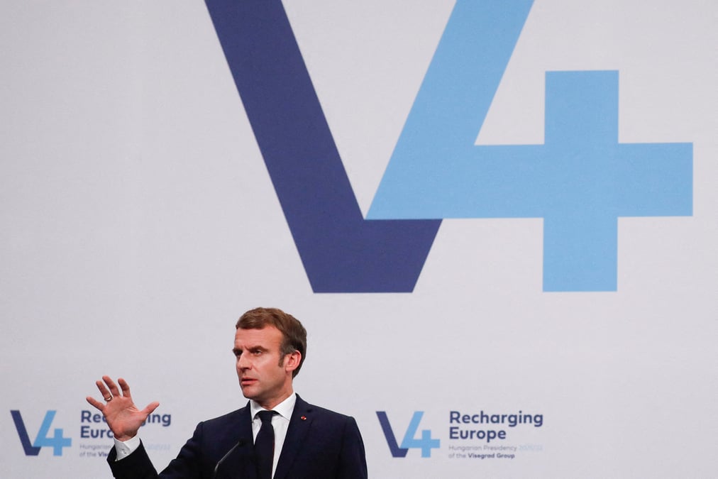 La france n'abandonnera pas l'europe de l'est, dit macron