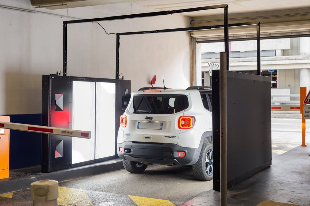 Après les concessionnaires automobiles, les loueurs de voiture et son partenariat avec l’enseigne Carrefour…c’est un nouvel acteur qui entre dans le portefeuille de Proovstation : l’Aéroport de Nice et les six sociétés de son service de location de véhicules.