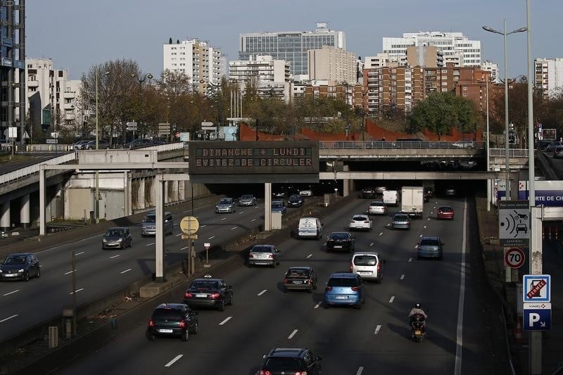 Ventes de voitures neuves en baisse en octobre
