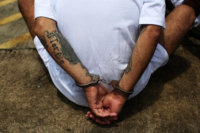 Salvador: vaste operation antigang, des centaines d'arrestations
