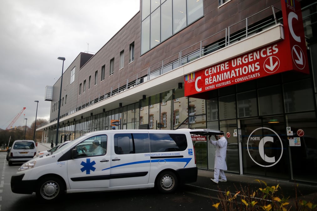Une prime pour desengorger les urgences votee en commission