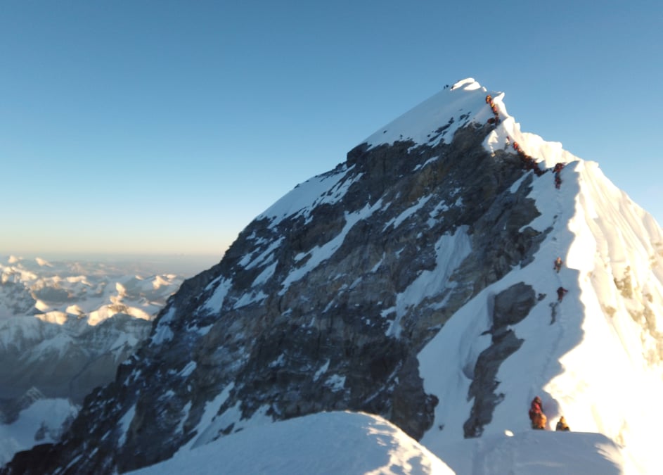 Un americain trouve la mort apres avoir gravi l'everest