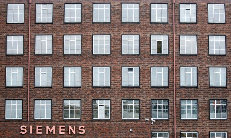 Siemens anticipe une hausse de 14% au moins de son benefice par action pour 2016