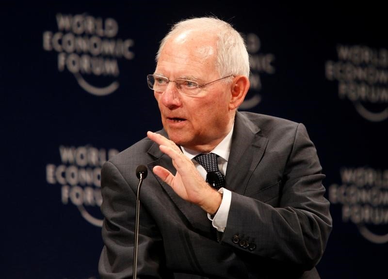 Schauble evoque de nouvelles baisses d'impots apres les elections