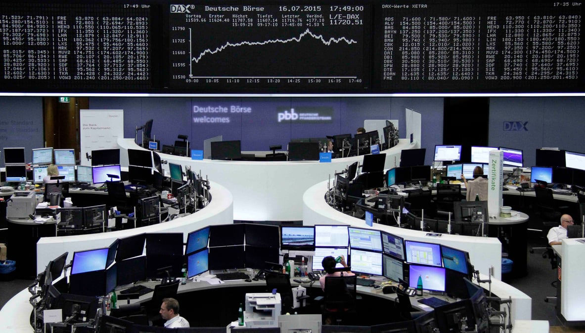 Les bourses europeennes terminent en hausse