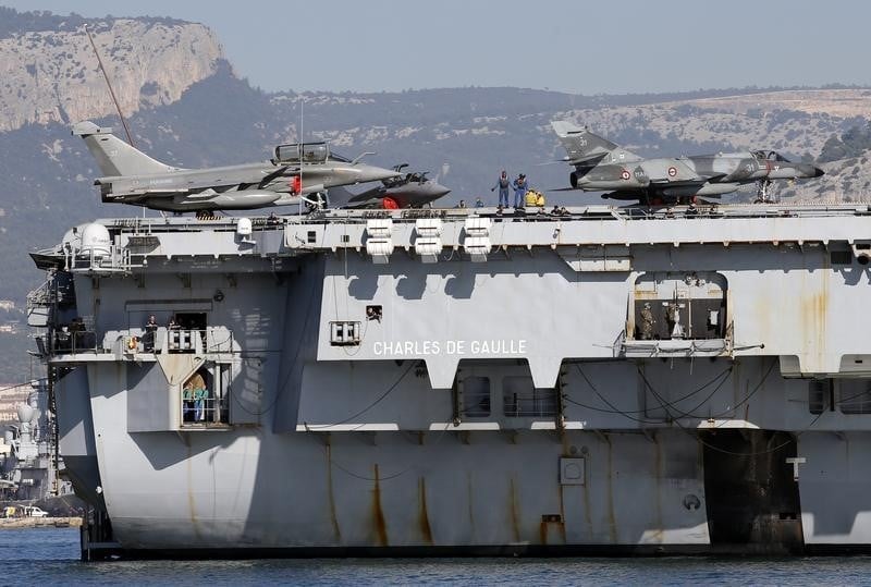 Le porte-avions charles-de-gaulle pret a entrer en action