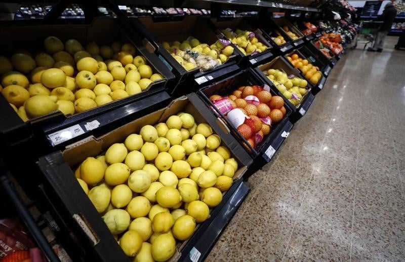 Distribution de fruits gratuits grace au trafic de drogue