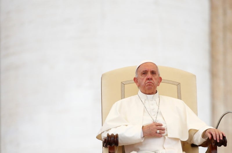Le pape ecarte le conservateur gardien du dogme de l'eglise