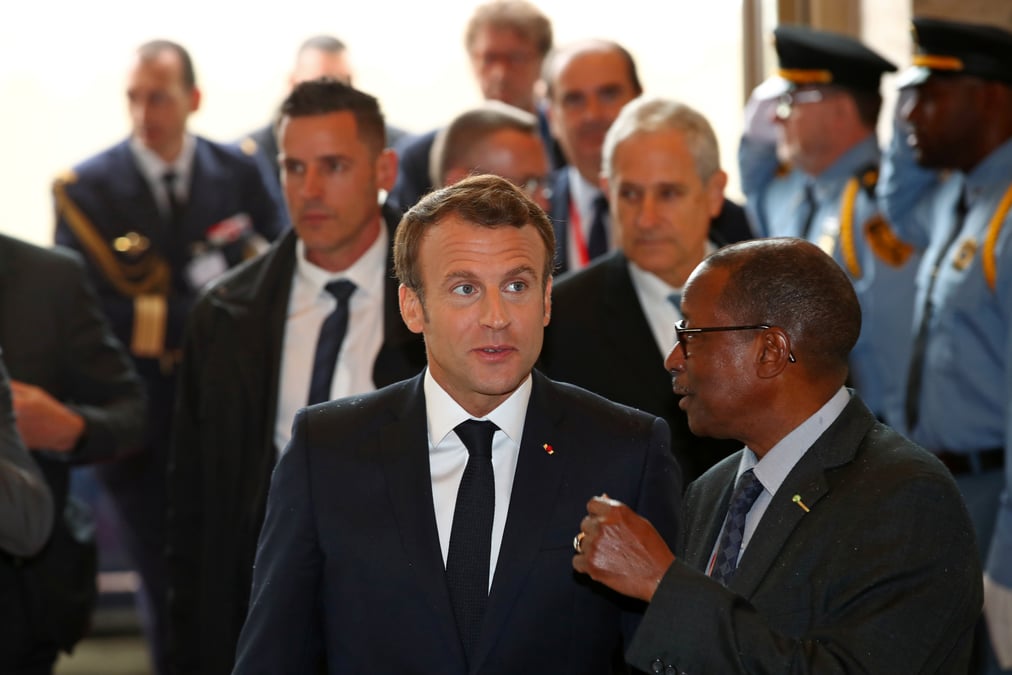 Macron promet plus d'"humanite" dans l'acte ii