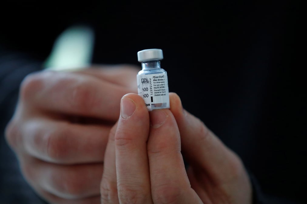 Vaccin pfizer: l'intervalle maximal entre les deux injections doit etre respecte, dit l'ema