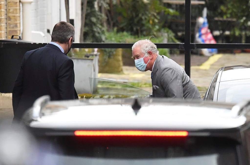 Gb: le prince charles rend visite a son pere a l'hopital