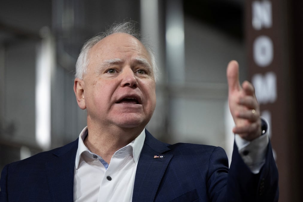 Le gouverneur du minnesota, tim walz