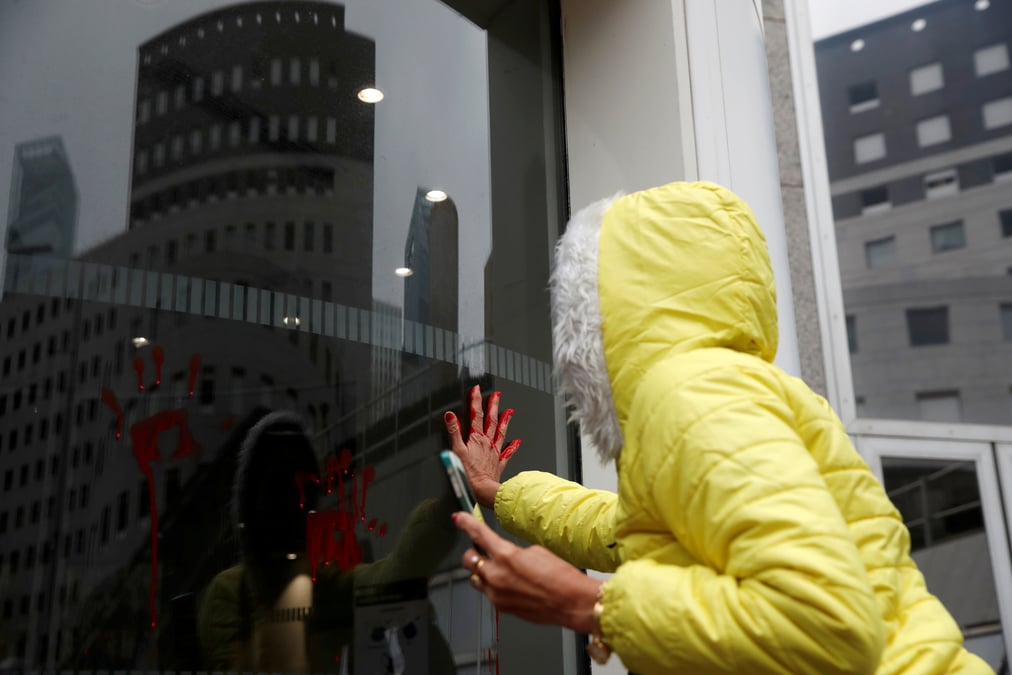 France: manifestation d'extinction rebellion devant le siege de total a la defense