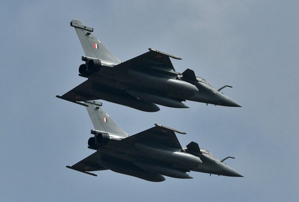 La france a signe la vente de 30 rafale a l'egypte