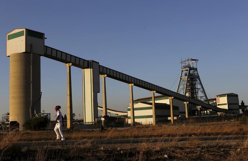 Dix-sept mineurs pris au piège dans une mine d'Afrique du Sud