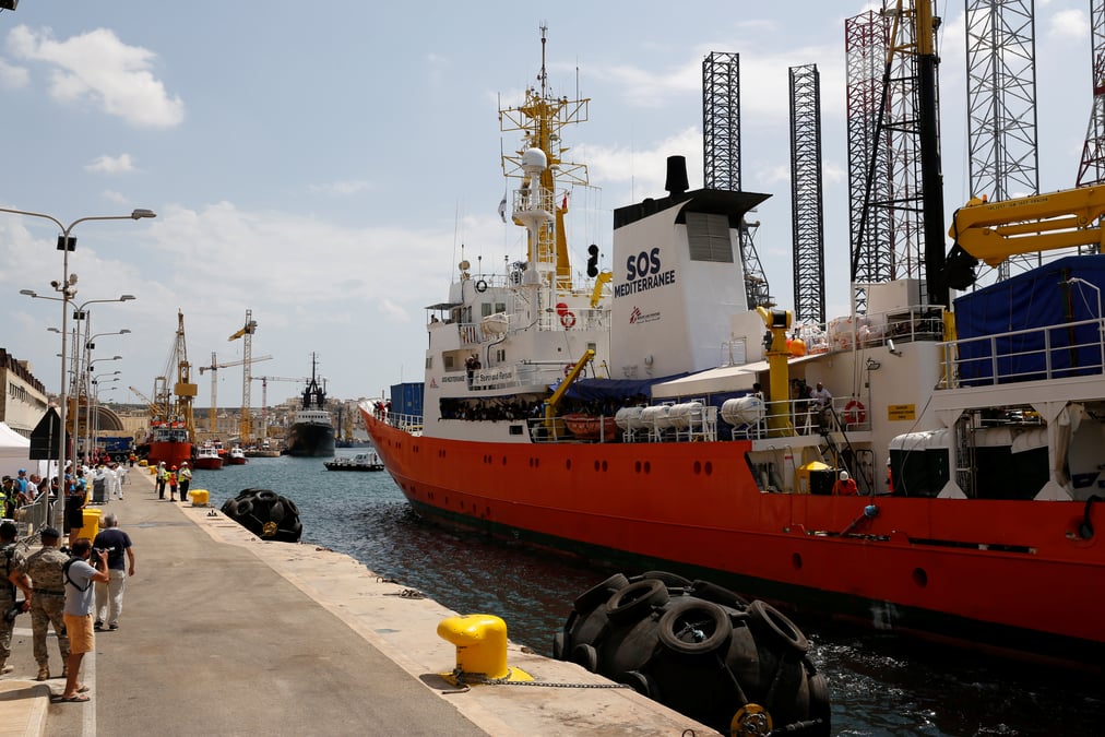 Paris dit a l'aquarius de saisir l'armateur pour son pavillon