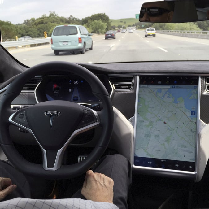 Tesla: elon musk parie sur les humanoides et les robotaxis en 2022-23