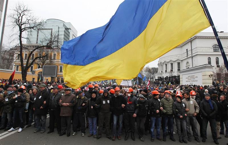 Plus de 100.000 manifestants à Kiev
