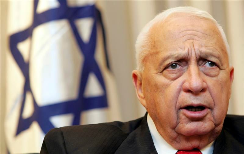 Ariel Sharon, chef de guerre et "bulldozer" politique