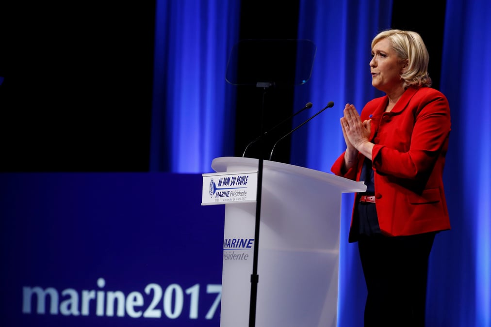 Le pen predit la mort prochaine de l'union europeenne