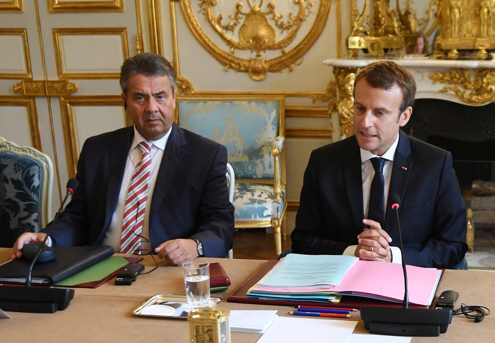 Gabriel "impressionne" par la reforme du droit du travail francaise