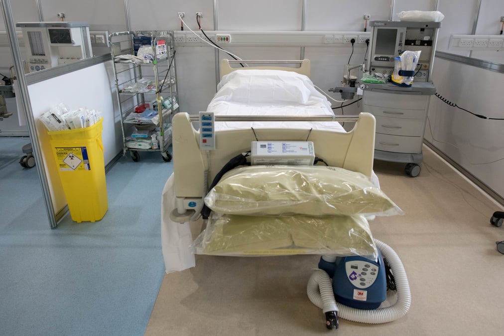 Le coronavirus a fait 828 morts supplementaires dans les hopitaux britanniques