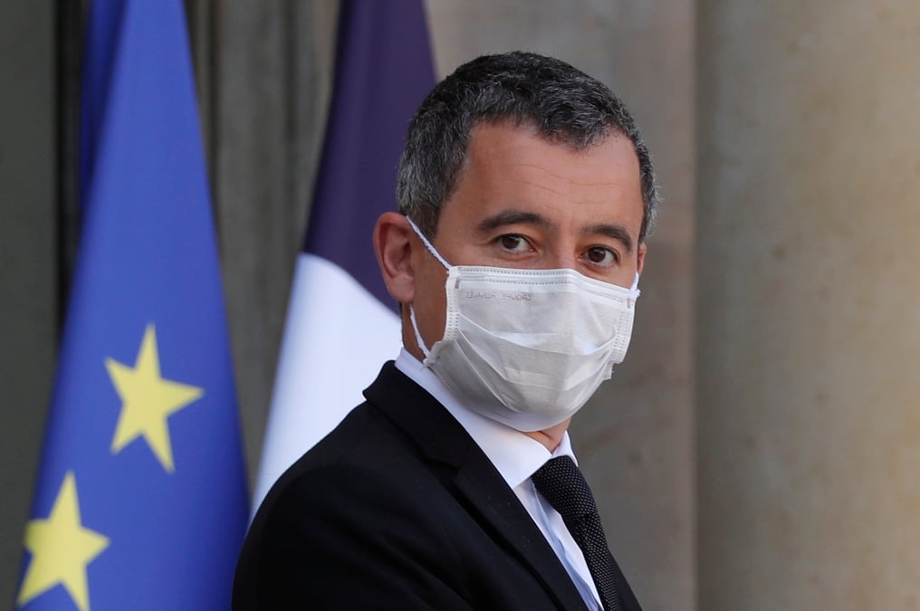 France: darmanin defend la loi controversee sur la securite globale