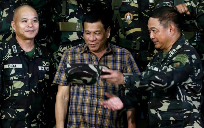 Offensive contre les islamistes d’abu sayyaf aux philippines