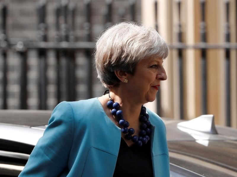 May veut qu'un gouvernement soit forme en ulster avant le 29