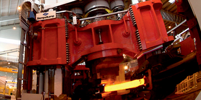 Aubert & Duval se positionne comme un métallurgiste spécialiste des matériaux métalliques les plus exigeants - aciers à hautes performances, superalliages, titane et aluminium - destinés à des applications industrielles de pointe, notamment dans les secteurs de l'aéronautique et du spatial, de l'énergie et de la défense.