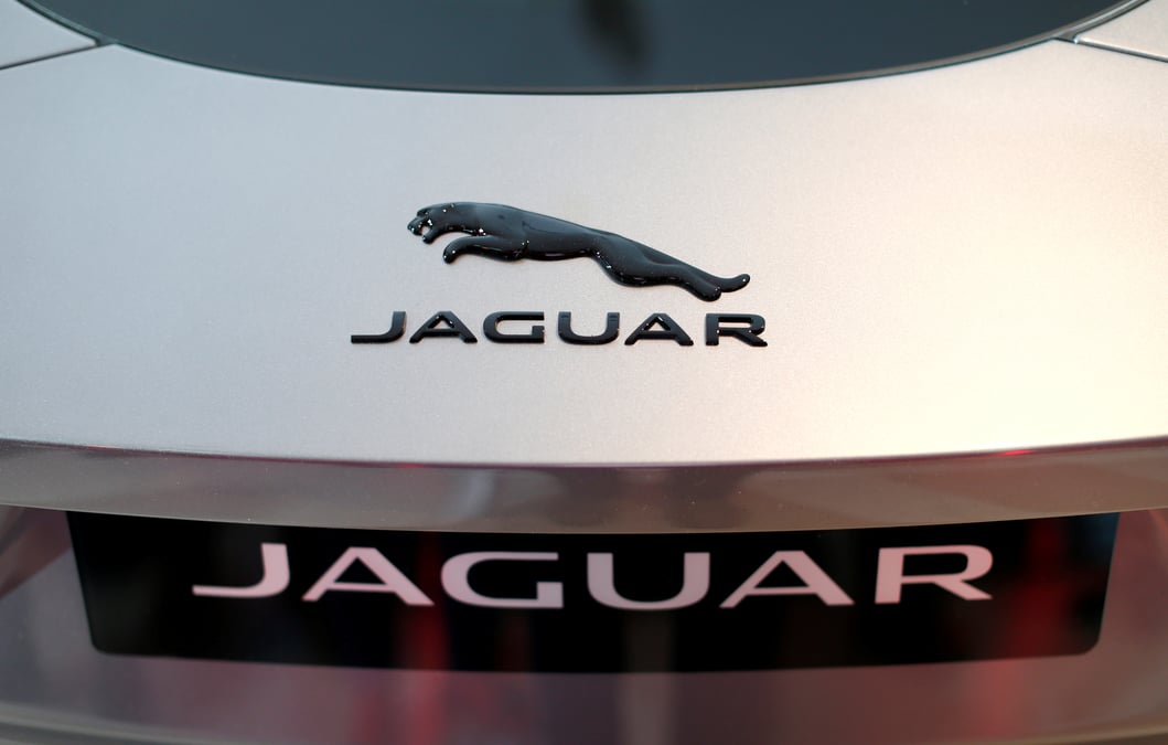 Jaguar land rover va supprimer 2.000 postes dans le monde, rapporte sky news