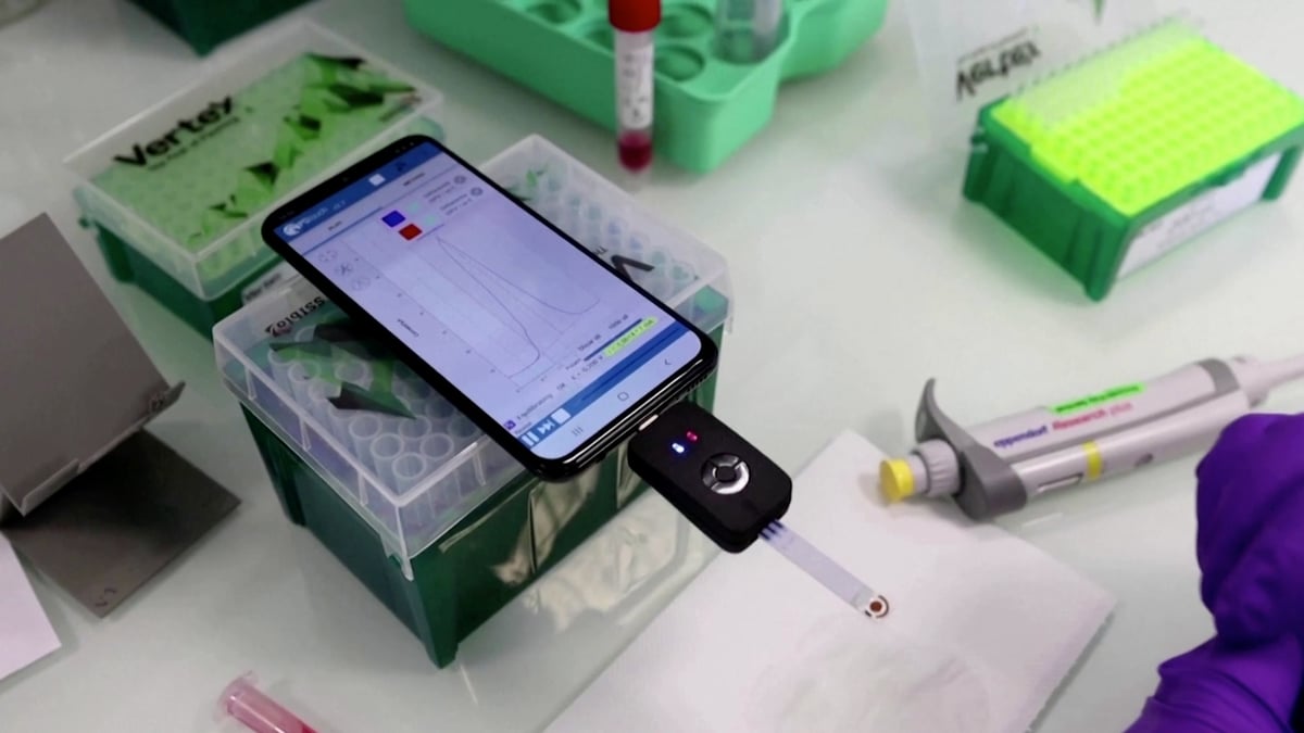 En se connectant à un smartphone, Cordial-1 peut afficher le résultat d'un test Covid-19 en dix minutes.
