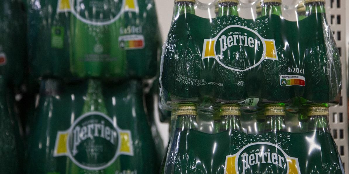 Le 7 février, les sénateurs de la commission d'enquête parlementaire en charge de la fraude aux eaux minérales ont visité l'usine Perrier de Vergèze (Gard), abritant les lignes d'embouteillages.