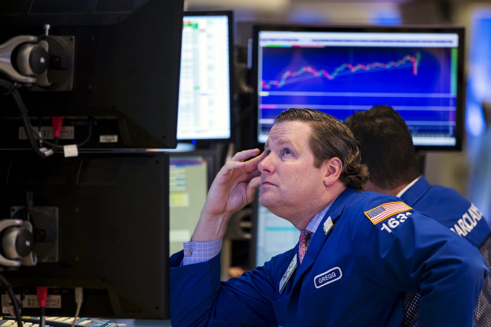 Wall street garde un oeil sur la planete, l'autre sur les taux
