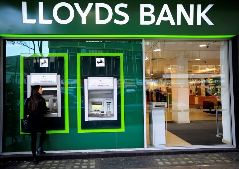 Lloyds publie des resultats trimestriels conformes aux attentes