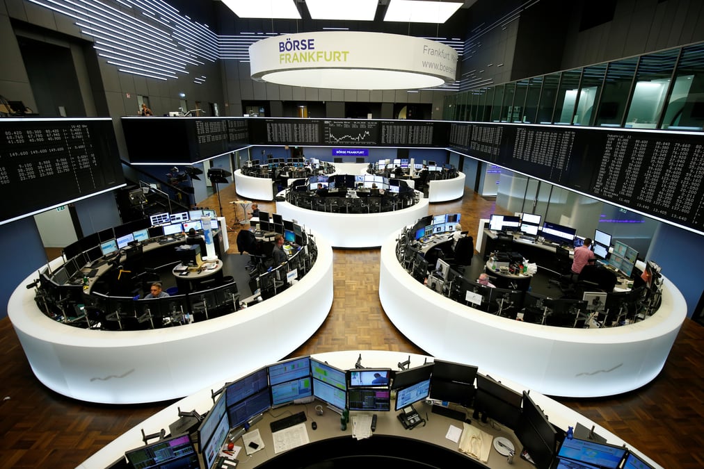 Traders work at frankfurt's stock exchange in frankfurt