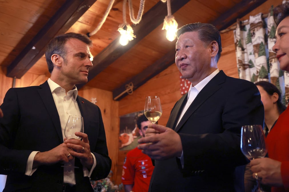 Le président de la République Emmanuel Macron et son homologue Xi Jinping. (Photo d'illustration).