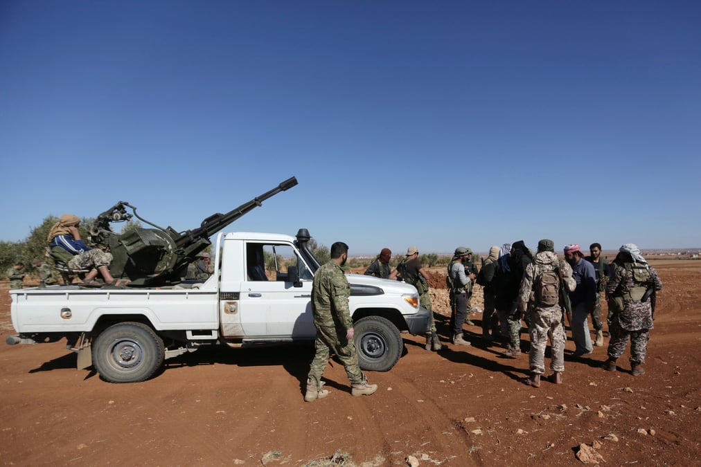 Les rebelles pro-turcs se rapprochent de la ville d'al bab en syrie