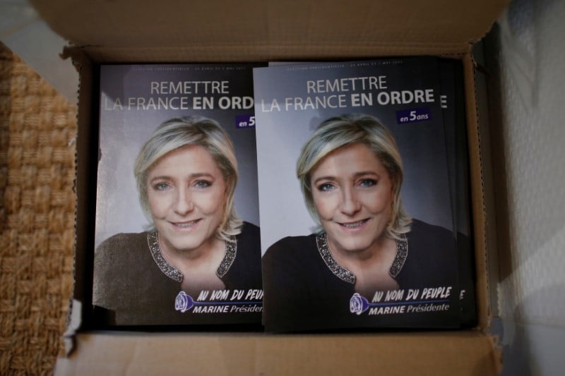 Le pen devance macron et fillon dans les intentions de vote pour le premier tour