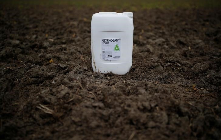 Le gouvernement promet de mettre "la pression" pour le glyphosate