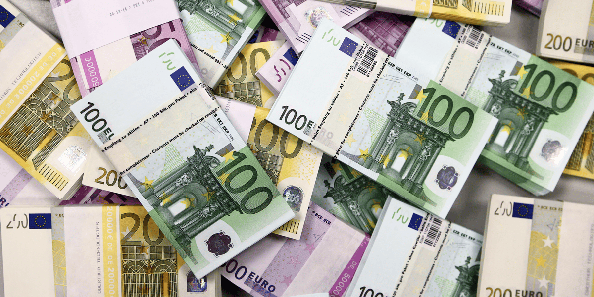 France: le taux du livret a releve a 1% au 1er fevrier, annonce le maire