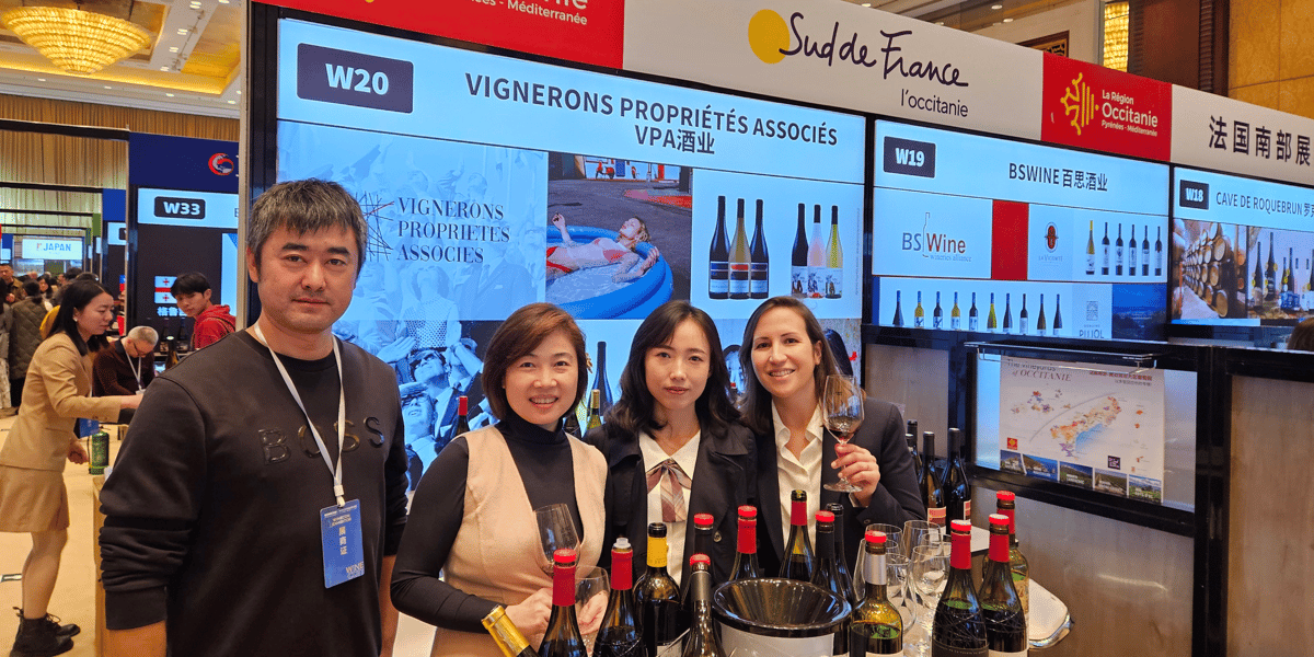 Du 20 au 22 mars, une vingtaine d'entreprises viticoles d'Occitanie ont participé au salon Tang Jiu Hui à Chengdu (Chine), accompagnées par l'agence de développement économique Ad'Occ de la Région Occitanie.