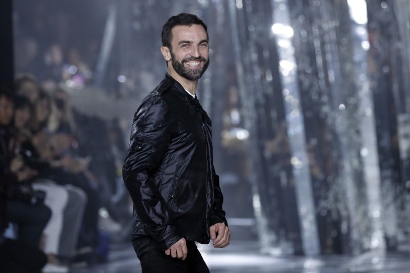 Nicolas ghesquiere renouvelle son contrat chez vuitton