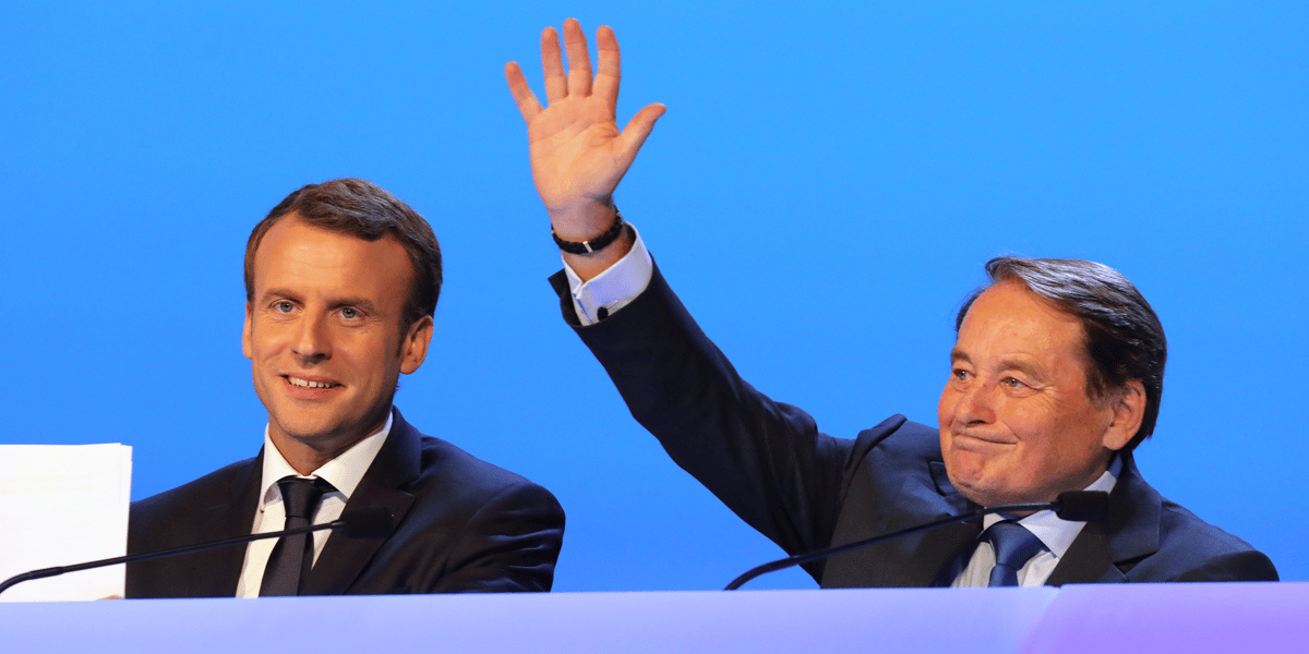 Pour les macronistes, déboulonner André Laignel (à dr.) à Issoudun "dégagerait" de la vice-présidence de la puissante Association des maires de France l'un des plus virulents opposants au président.