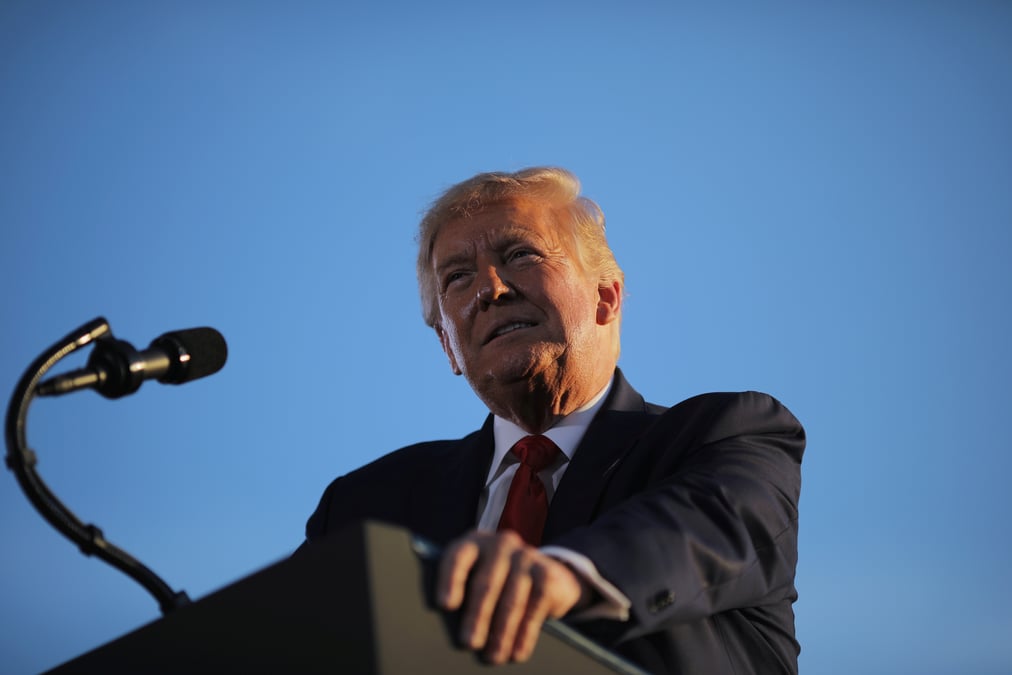 Usa: trump defend l'auteur presume d'une fusillade a kenosha