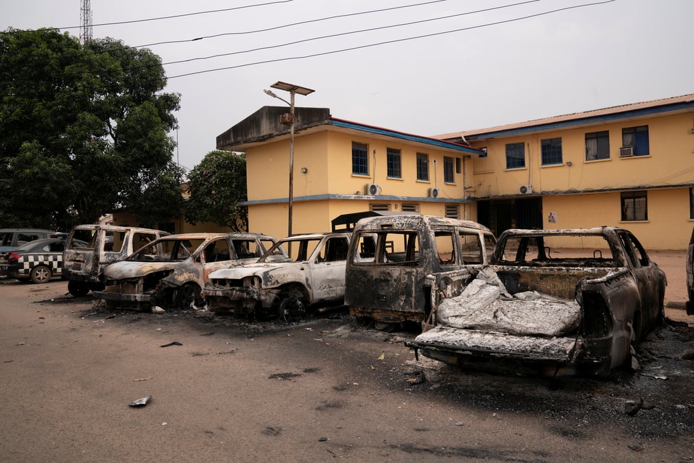 Nigeria: des hommes armes liberent plus de 1.800 prisonniers
