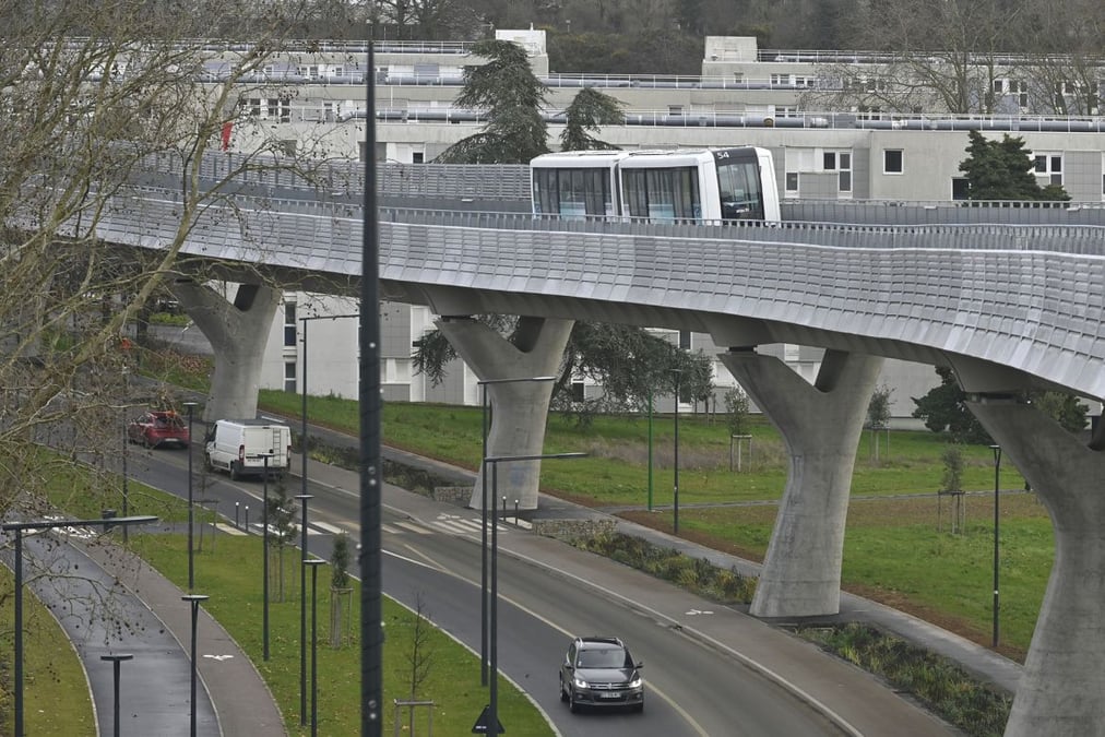 Les sur-fréquentations sur la ligne b du métro de Rennes ont poussé la métropole à lancer une expérimentation d'étalement des heures de début de cours dans trois établissements de la ville.
